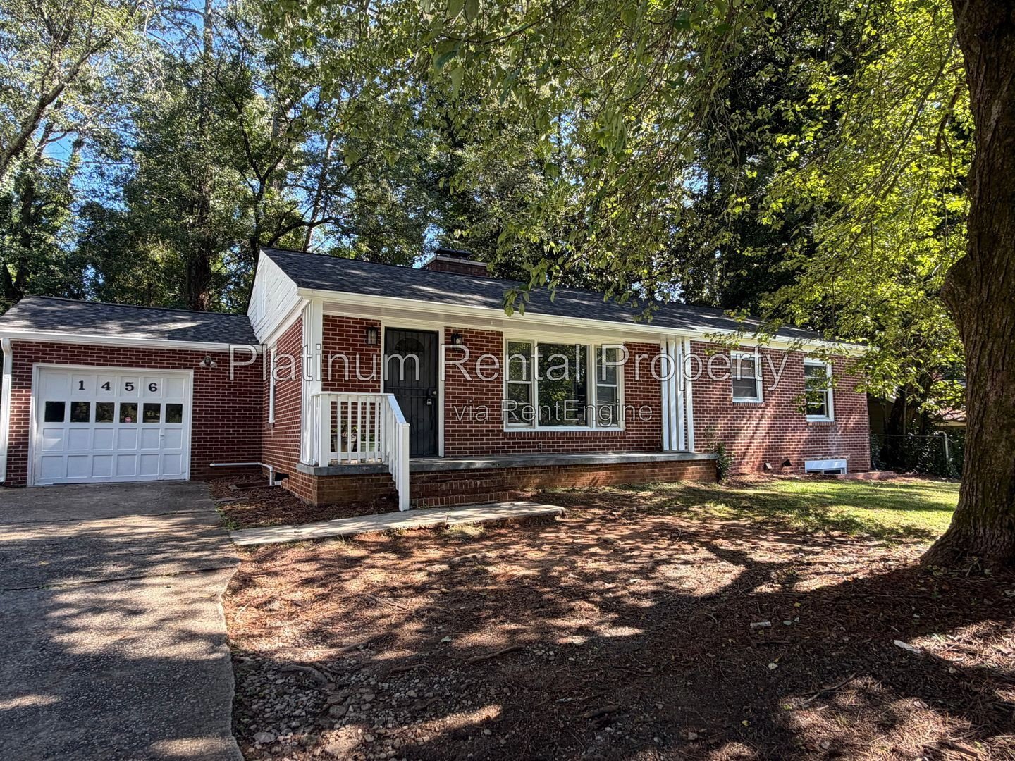 Updated 4 bedroom Brick Ranch home for rent in Atlanta by Platinum Property Management Services, Inc. property image