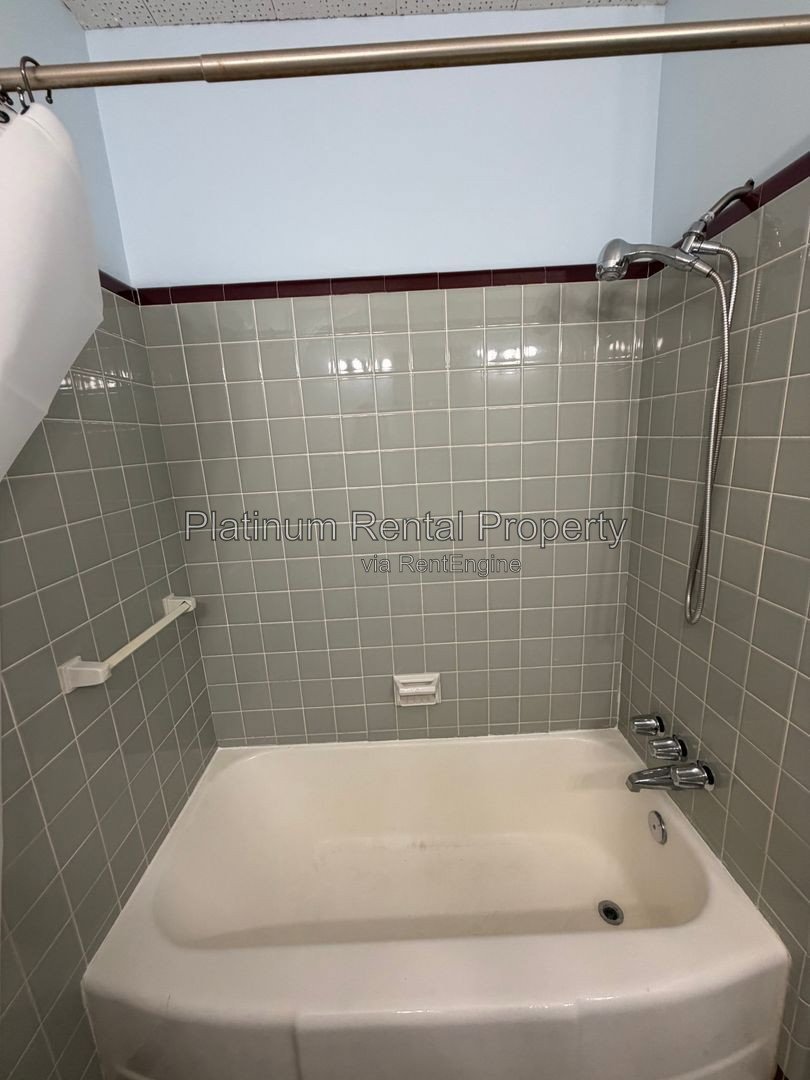 Updated 4 bedroom Brick Ranch home for rent in Atlanta by Platinum Property Management Services, Inc. property image