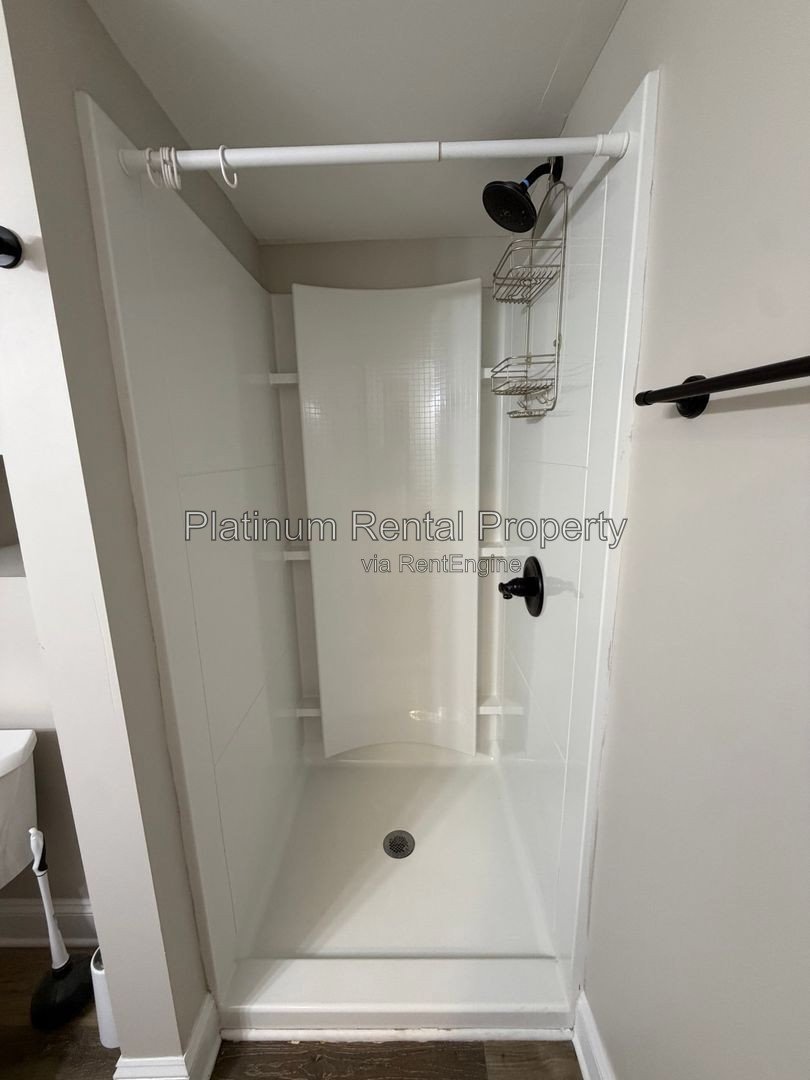 Updated 4 bedroom Brick Ranch home for rent in Atlanta by Platinum Property Management Services, Inc. property image