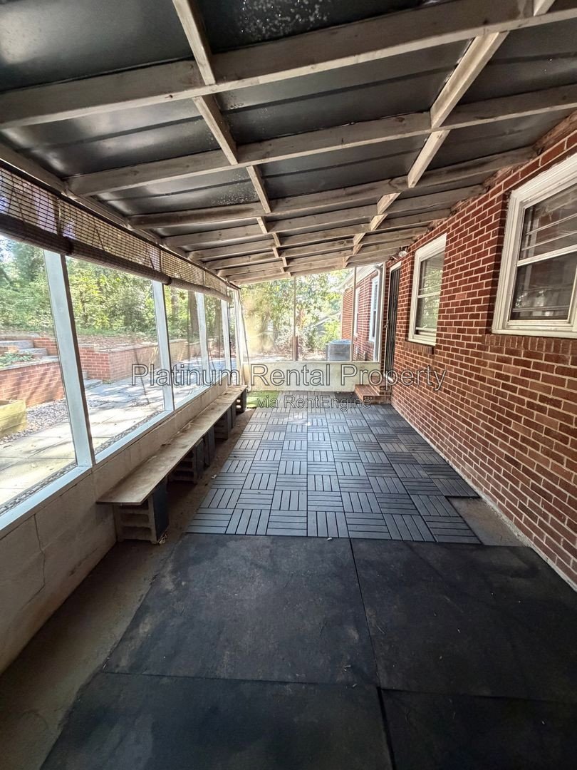 Updated 4 bedroom Brick Ranch home for rent in Atlanta by Platinum Property Management Services, Inc. property image