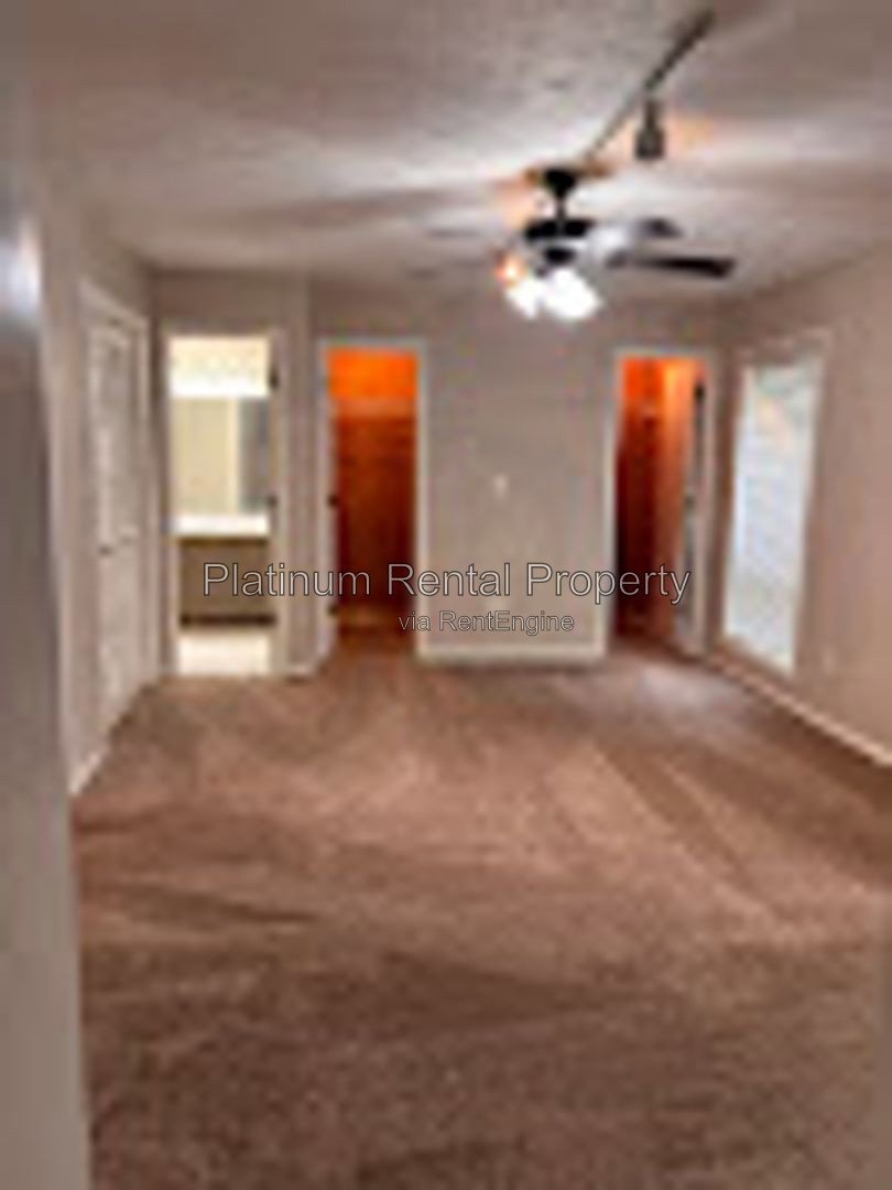 Spacious 2 bedroom/2 bathroom condo with modern updates  just minutes from The Battery by Platinum Property Management Services, Inc. property image