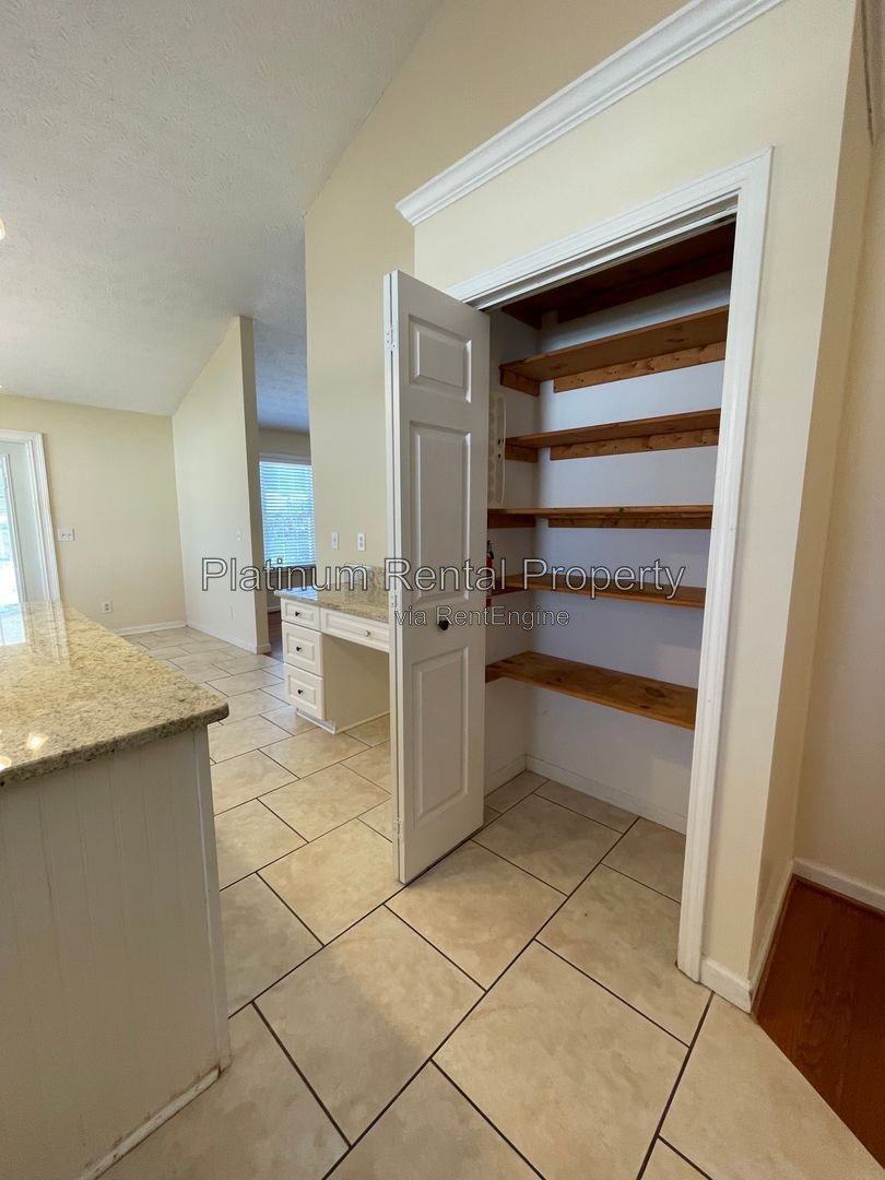 Fabulous, 3 bedroom ranch in desirable Dallas community by Platinum Property Management Services, Inc. property image