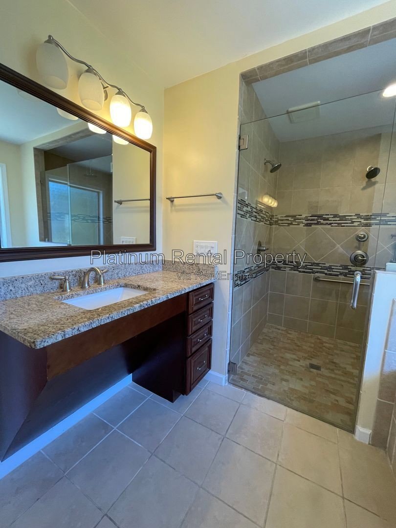 Fabulous, 3 bedroom ranch in desirable Dallas community by Platinum Property Management Services, Inc. property image