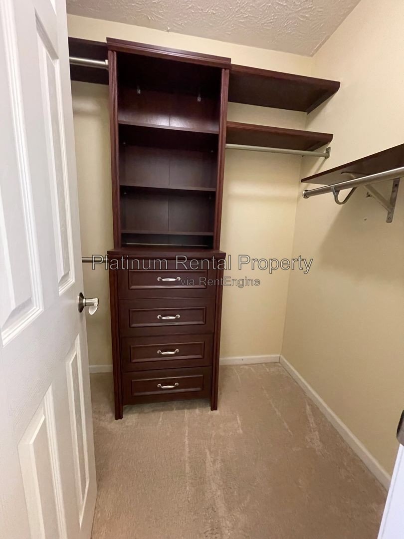 Fabulous, 3 bedroom ranch in desirable Dallas community by Platinum Property Management Services, Inc. property image
