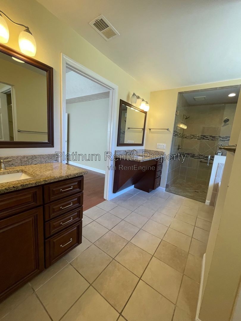 Fabulous, 3 bedroom ranch in desirable Dallas community by Platinum Property Management Services, Inc. property image