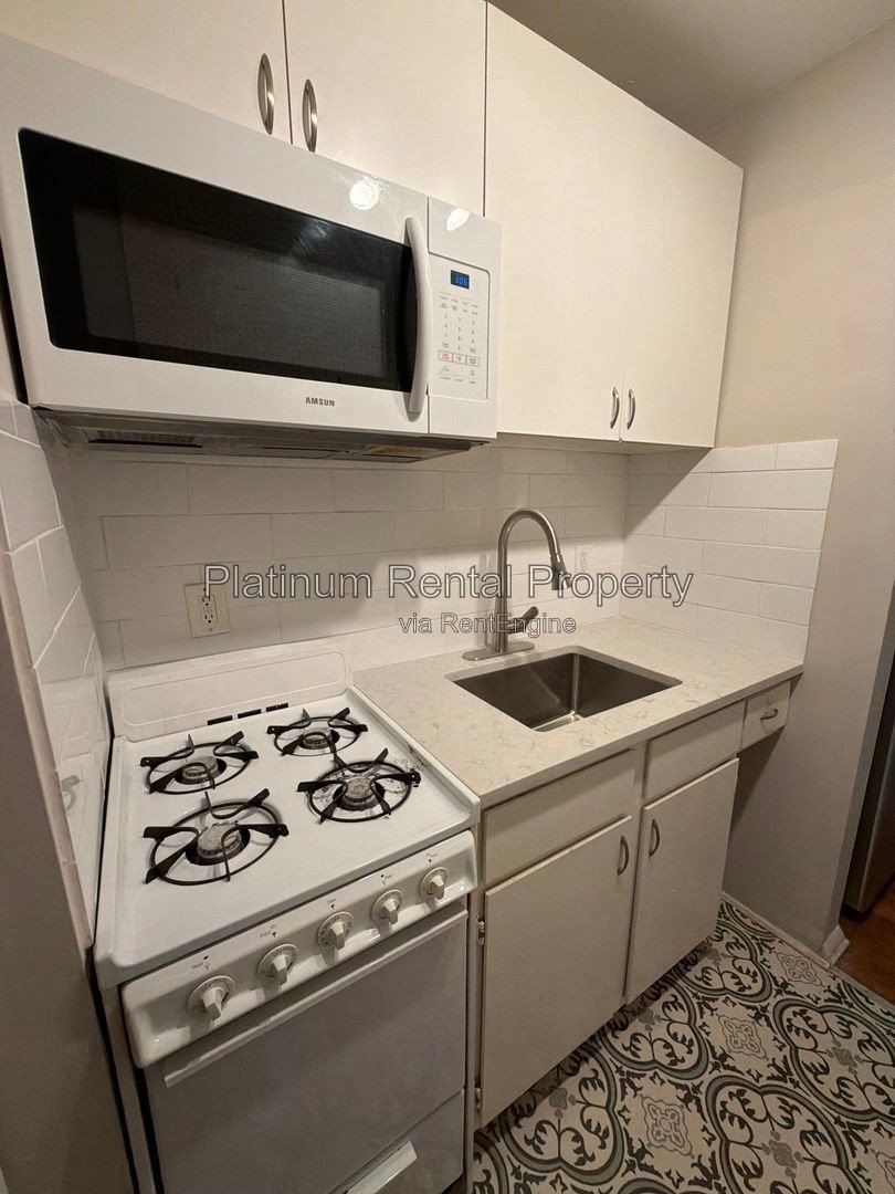 Amazing Location Mid-town Atlanta Condo For Rent, 1 Bedroom, 1 bath by Platinum Property Management Services, Inc property image
