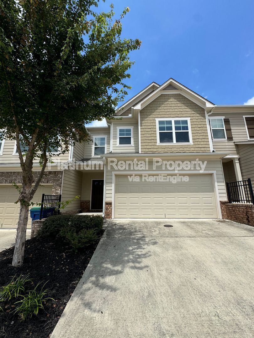 Immaculate 3 Bedroom townhome in Atlanta by Platinum Property Management Services, Inc. property image