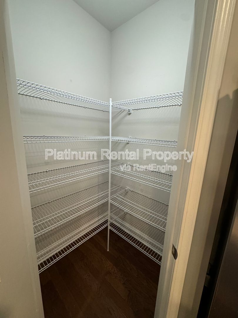 Immaculate 3 Bedroom townhome in Atlanta by Platinum Property Management Services, Inc. property image