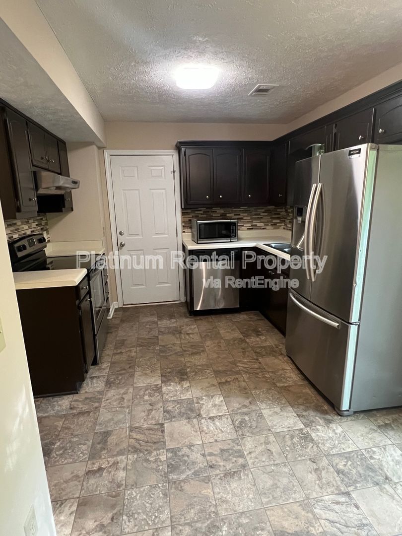 Peaceful 3 bedroom 2.5 bathroom home in Dawsonville by Platinum Property Management Services, Inc. property image