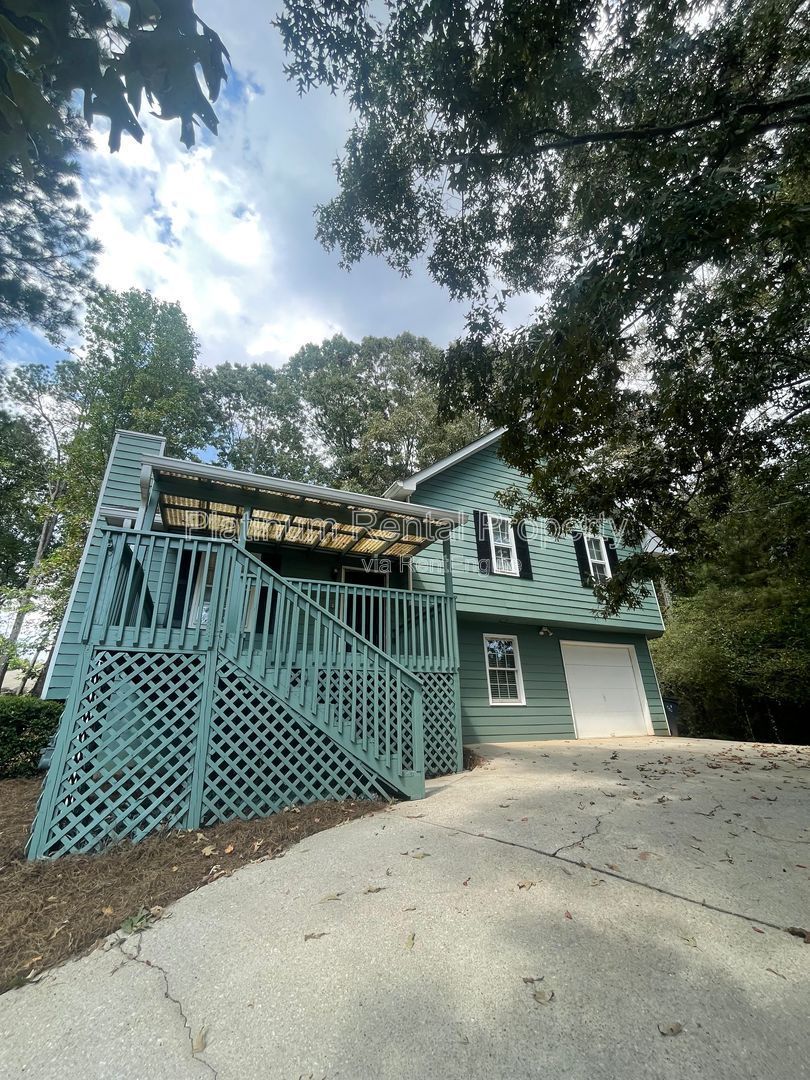 Welcome home to this charming 3 bedroom property for rent in Suwanee by Platinum Property Management Services, Inc. property image