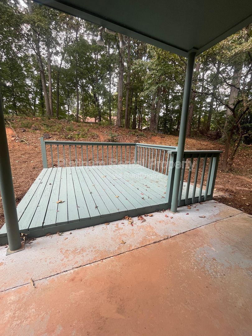 Welcome home to this charming 3 bedroom property for rent in Suwanee by Platinum Property Management Services, Inc. property image