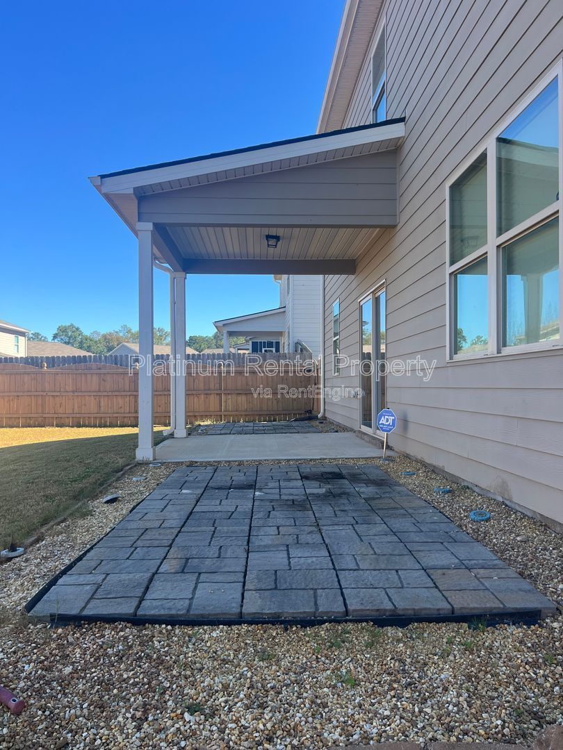 Wonderful 3-bedroom home in desirable McDonough community by Platinum Property Management Services, Inc. property image