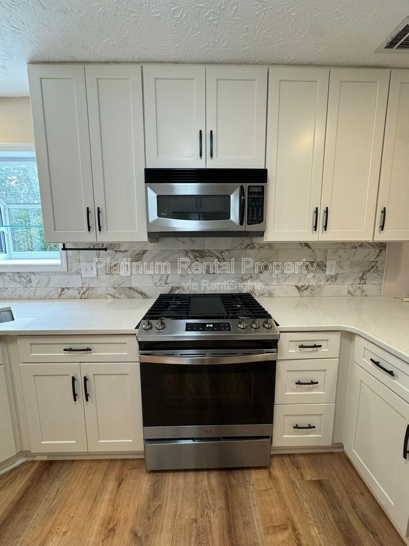 Beautiful UPDATED 3 bedroom home in Lawrenceville by Platinum Property Management Services, Inc. property image