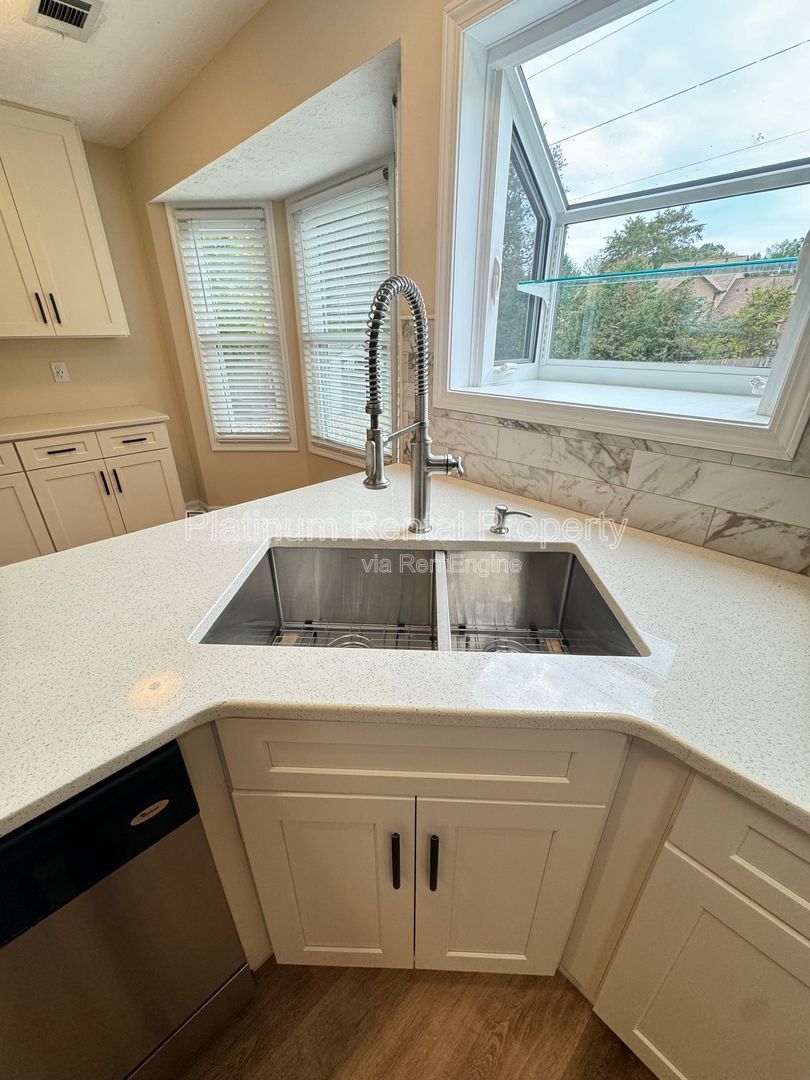 Beautiful UPDATED 3 bedroom home in Lawrenceville by Platinum Property Management Services, Inc. property image