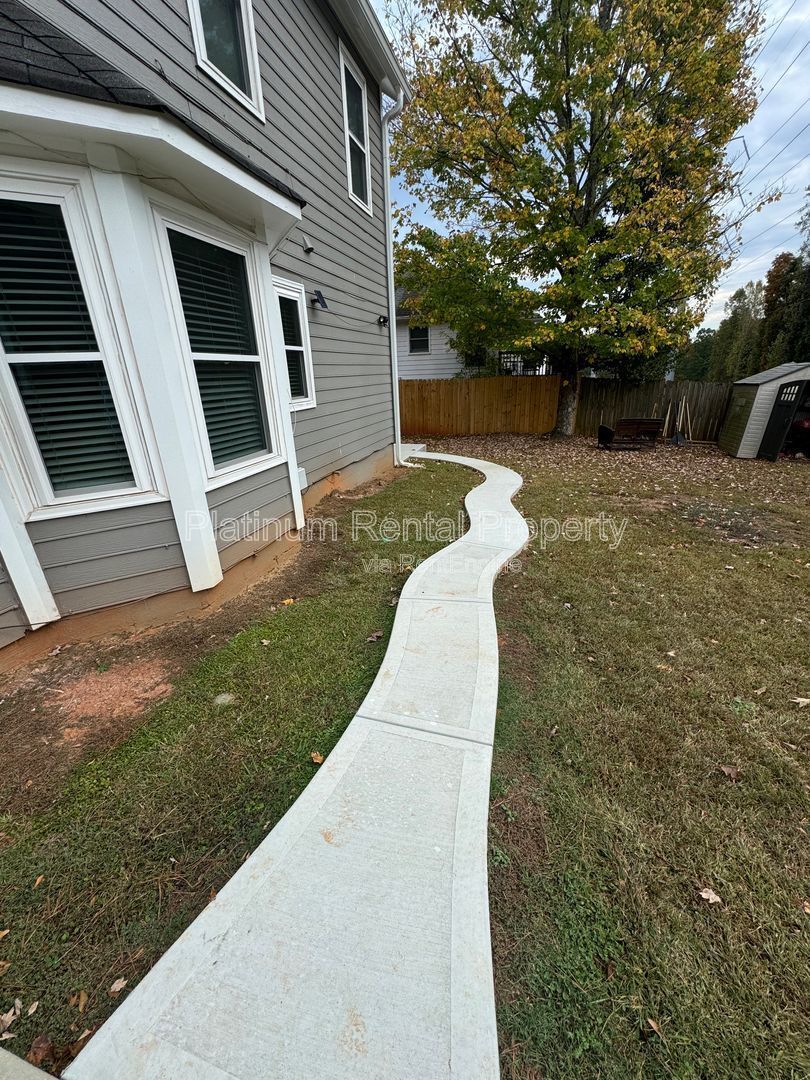 Beautiful UPDATED 3 bedroom home in Lawrenceville by Platinum Property Management Services, Inc. property image