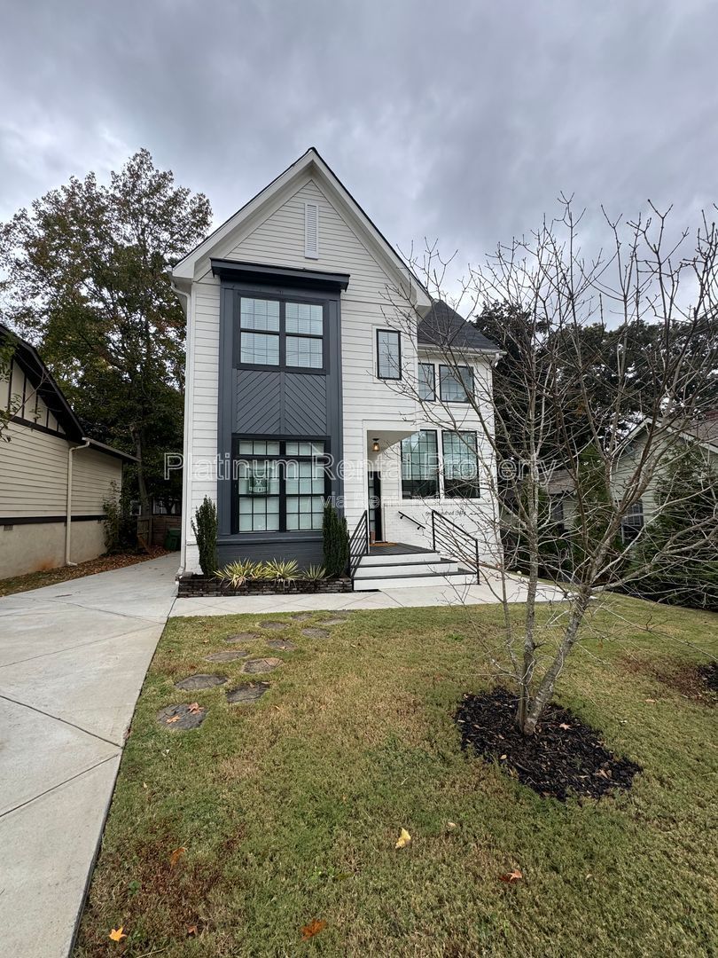 Spectacular Better-Than-New Modern 4 bedroom house in prime In-Town Atlanta location by Platinum Property Management, Services, Inc. property image