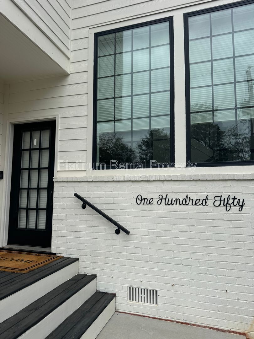 Spectacular Better-Than-New Modern 4 bedroom house in prime In-Town Atlanta location by Platinum Property Management, Services, Inc. property image