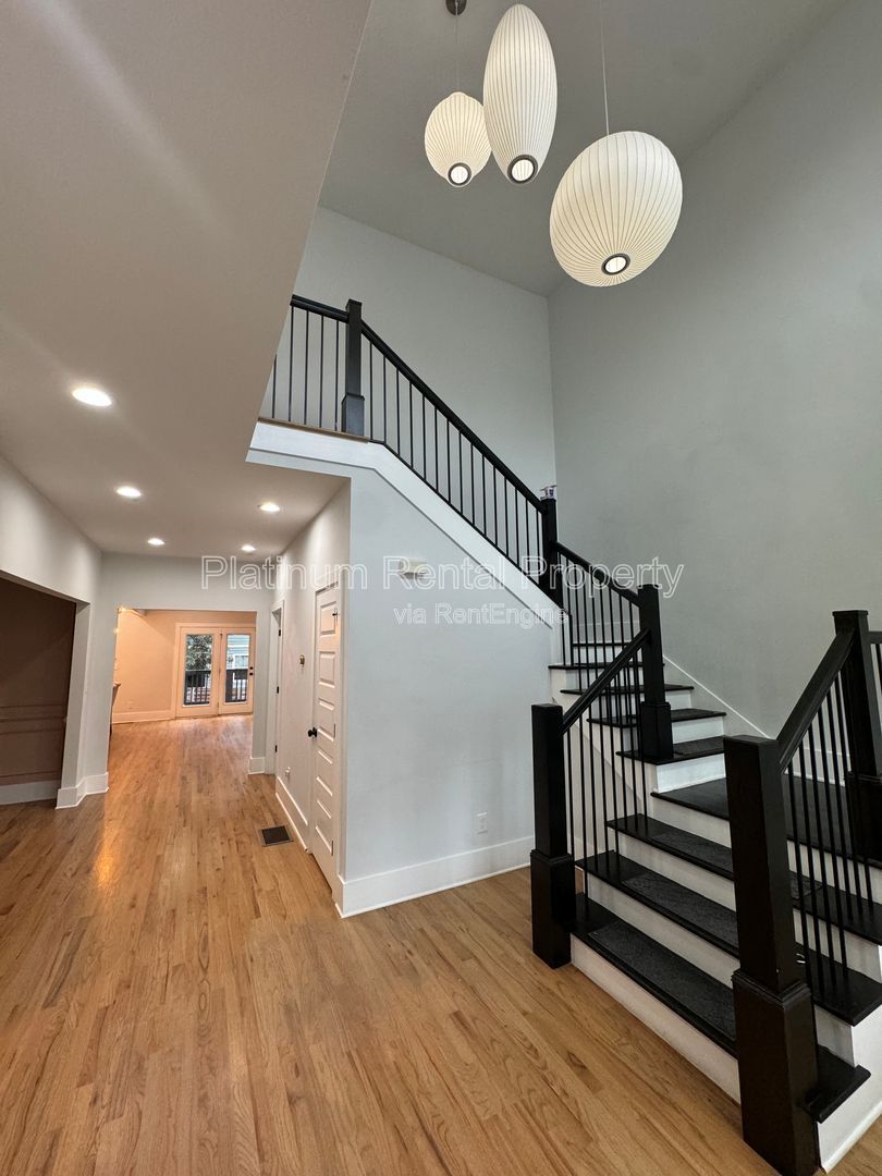 Spectacular Better-Than-New Modern 4 bedroom house in prime In-Town Atlanta location by Platinum Property Management, Services, Inc. property image