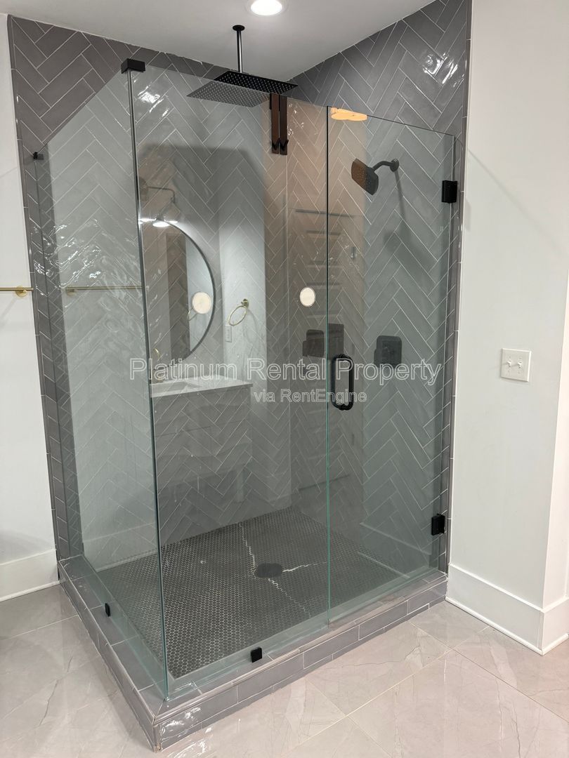 Spectacular Better-Than-New Modern 4 bedroom house in prime In-Town Atlanta location by Platinum Property Management, Services, Inc. property image