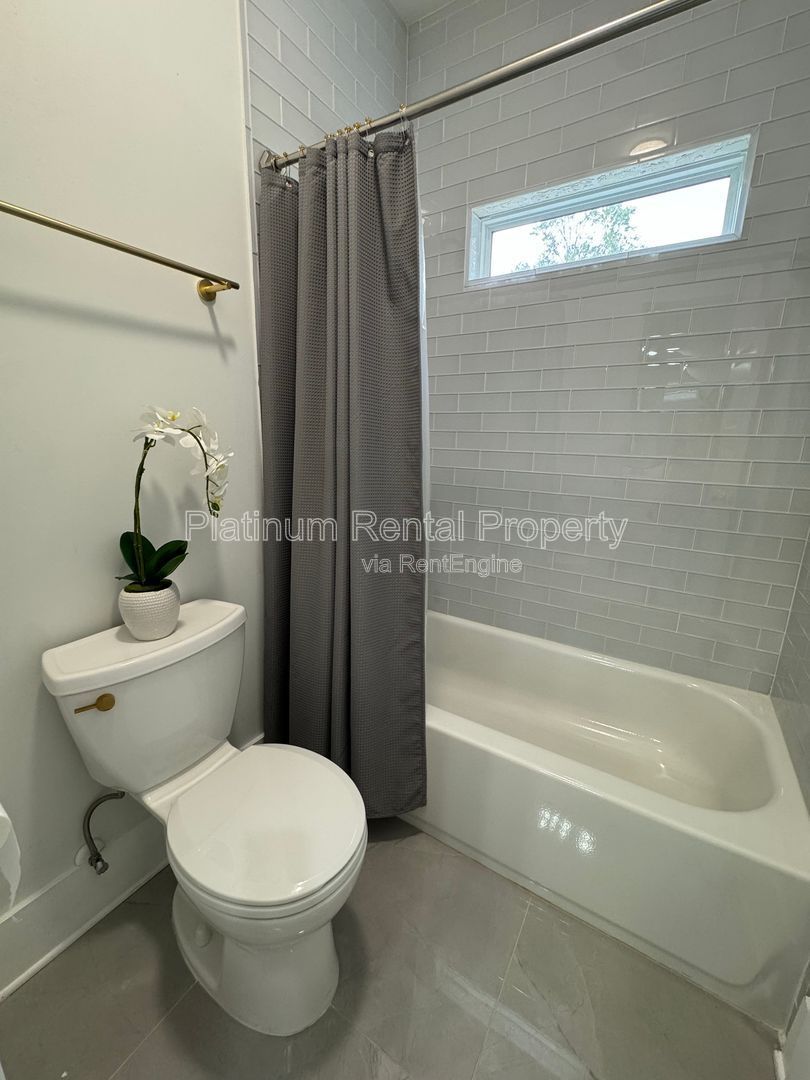 Spectacular Better-Than-New Modern 4 bedroom house in prime In-Town Atlanta location by Platinum Property Management, Services, Inc. property image