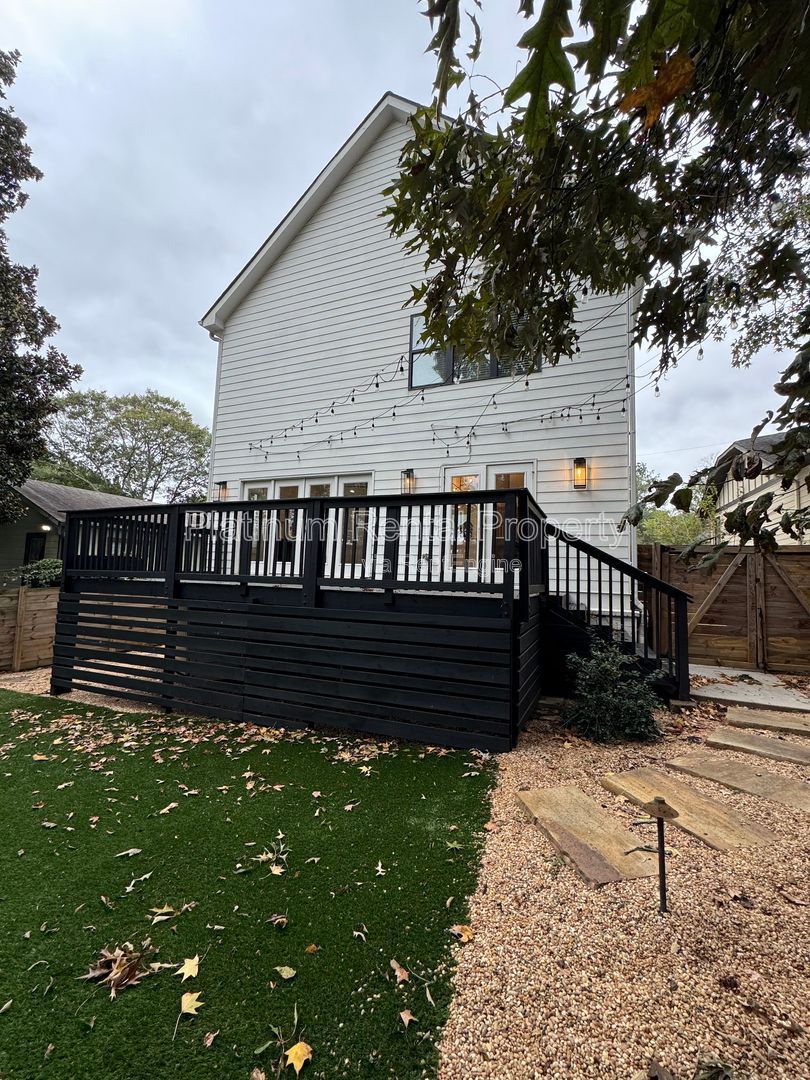 Spectacular Better-Than-New Modern 4 bedroom house in prime In-Town Atlanta location by Platinum Property Management, Services, Inc. property image