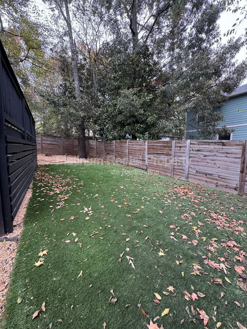 Spectacular Better-Than-New Modern 4 bedroom house in prime In-Town Atlanta location by Platinum Property Management, Services, Inc. property image