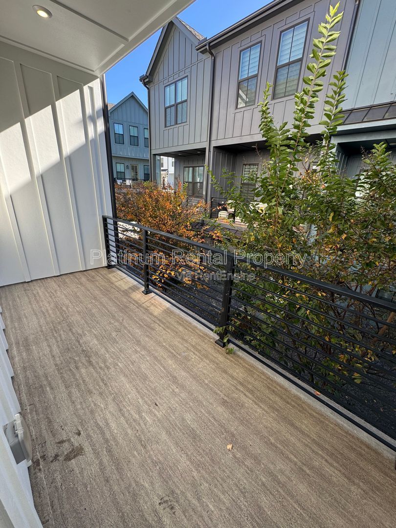 Spotless Buckhead Townhome For Rent, 2 Bedroom, 2 Bath by Platinum Property Management Services, Inc property image