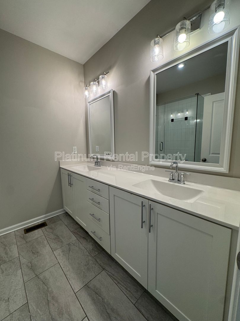 Spotless Buckhead Townhome For Rent, 2 Bedroom, 2 Bath by Platinum Property Management Services, Inc property image