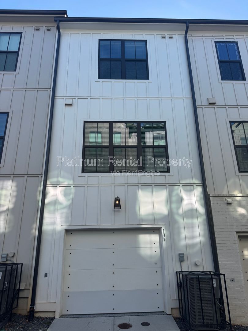 Spotless Buckhead Townhome For Rent, 2 Bedroom, 2 Bath by Platinum Property Management Services, Inc property image