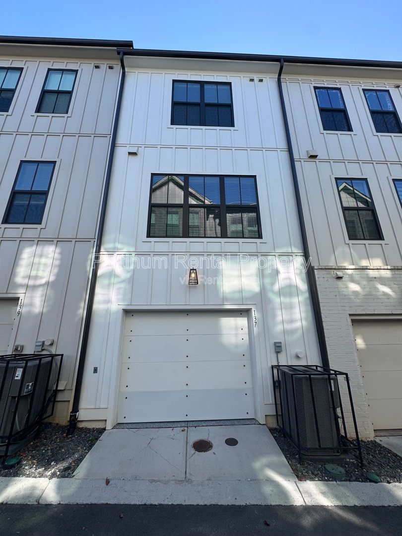 Spotless Buckhead Townhome For Rent, 2 Bedroom, 2 Bath by Platinum Property Management Services, Inc property image