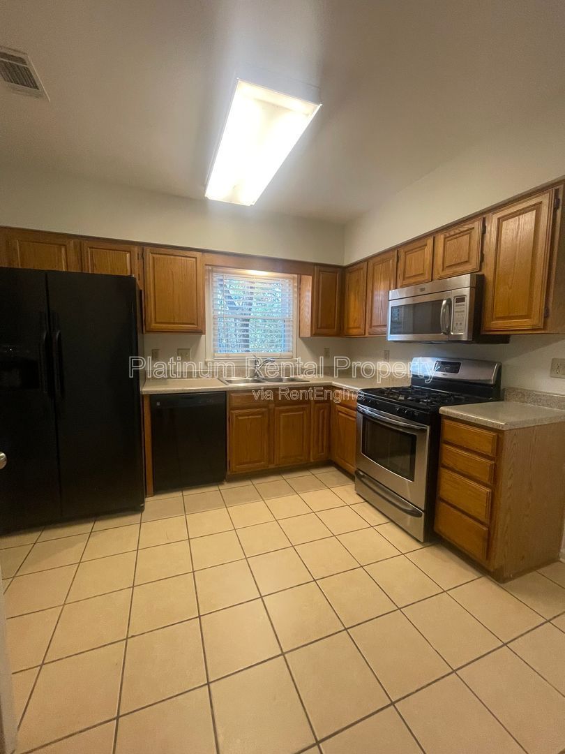 Location, location, location!  Gorgeous 3 bedroom home in desirable Roswell community by Platinum Property Management Services, Inc. property image