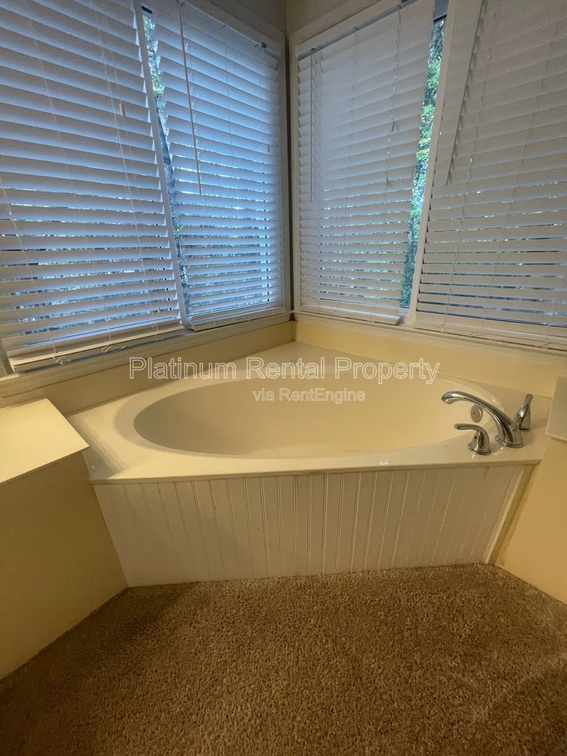 Location, location, location!  Gorgeous 3 bedroom home in desirable Roswell community by Platinum Property Management Services, Inc. property image