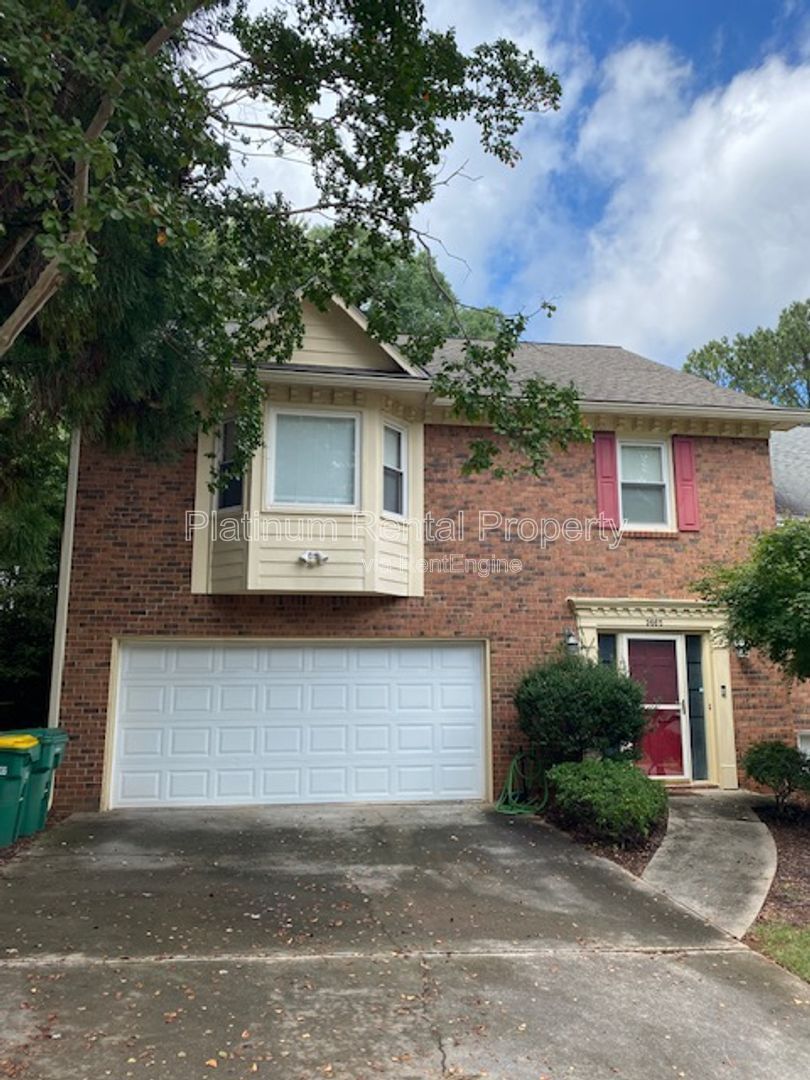 Location, Location, Location! This beautiful and well maintained three-bedroom townhome in convenient Peachtree Corners location is brought to you by Platinum Property Management Services, Inc. property image