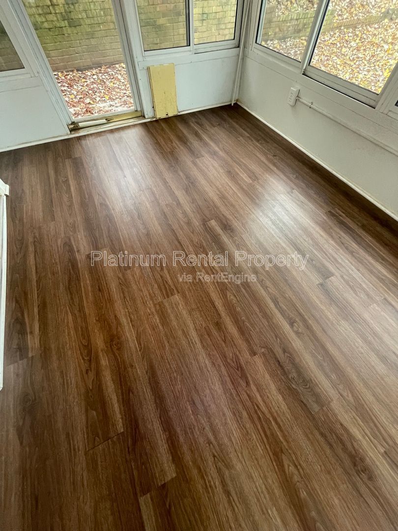 Location, Location, Location! This beautiful and well maintained three-bedroom townhome in convenient Peachtree Corners location is brought to you by Platinum Property Management Services, Inc. property image