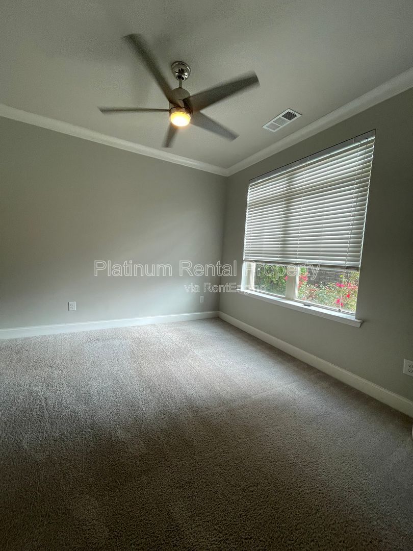 Fabulous, three-bedroom townhome in prime Smyrna/Vinings location by Platinum Property Management Services, Inc. property image