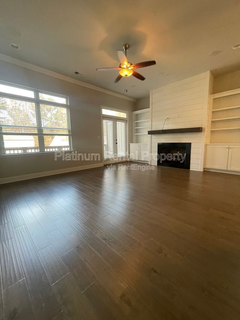 Fabulous, three-bedroom townhome in prime Smyrna/Vinings location by Platinum Property Management Services, Inc. property image