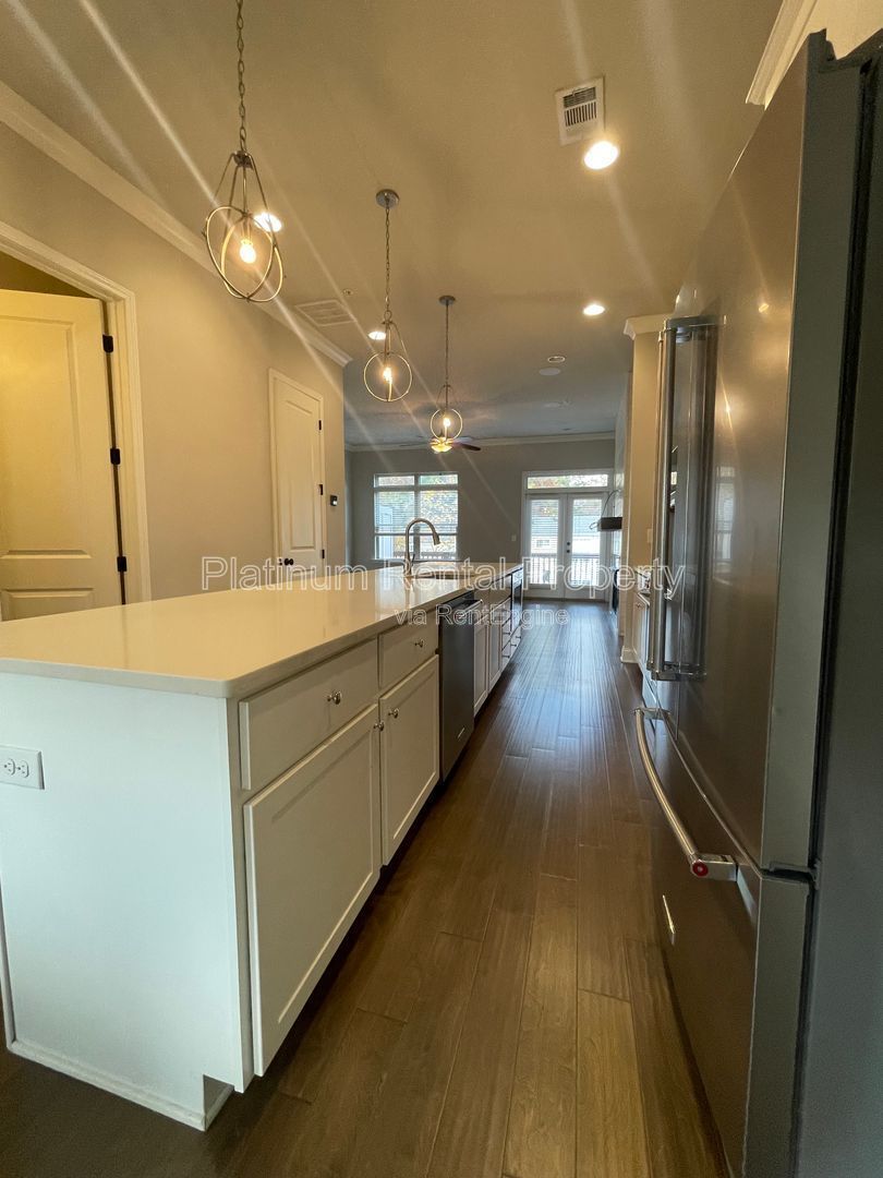 Fabulous, three-bedroom townhome in prime Smyrna/Vinings location by Platinum Property Management Services, Inc. property image