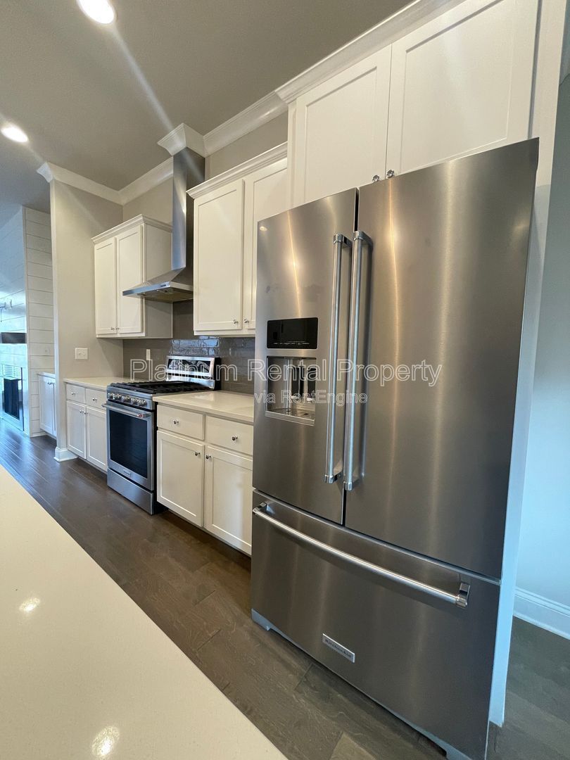 Fabulous, three-bedroom townhome in prime Smyrna/Vinings location by Platinum Property Management Services, Inc. property image