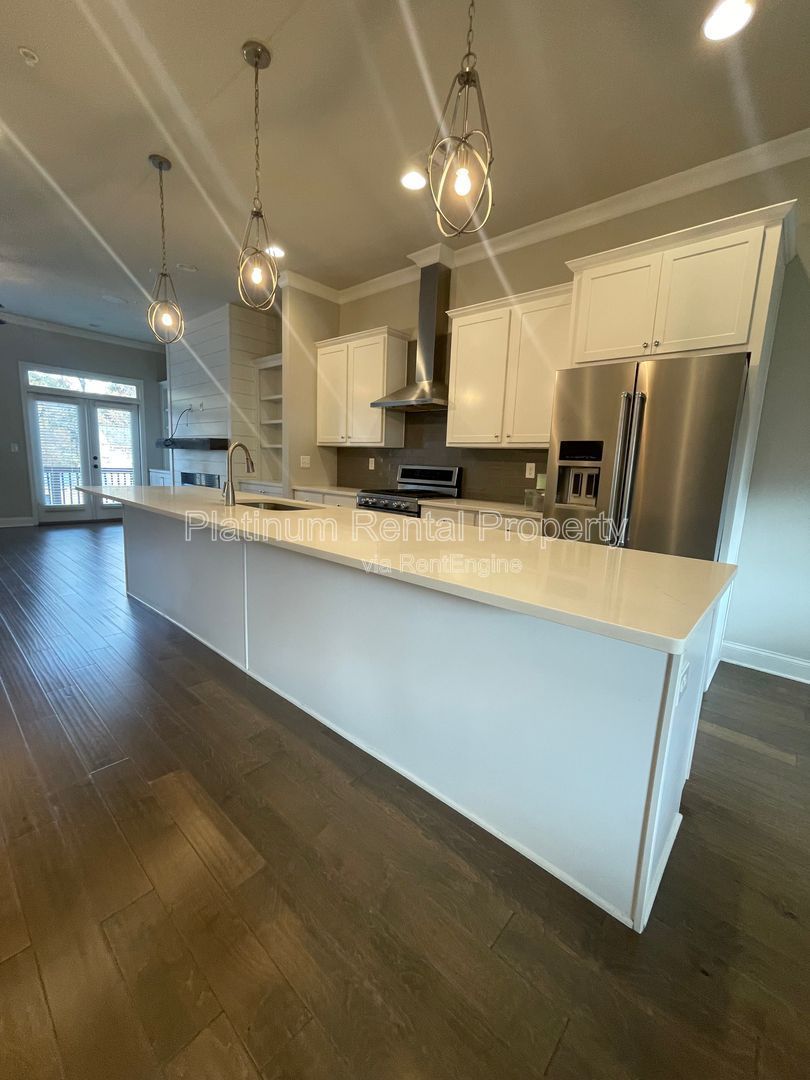 Fabulous, three-bedroom townhome in prime Smyrna/Vinings location by Platinum Property Management Services, Inc. property image