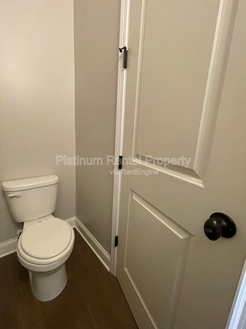 Fabulous, three-bedroom townhome in prime Smyrna/Vinings location by Platinum Property Management Services, Inc. property image