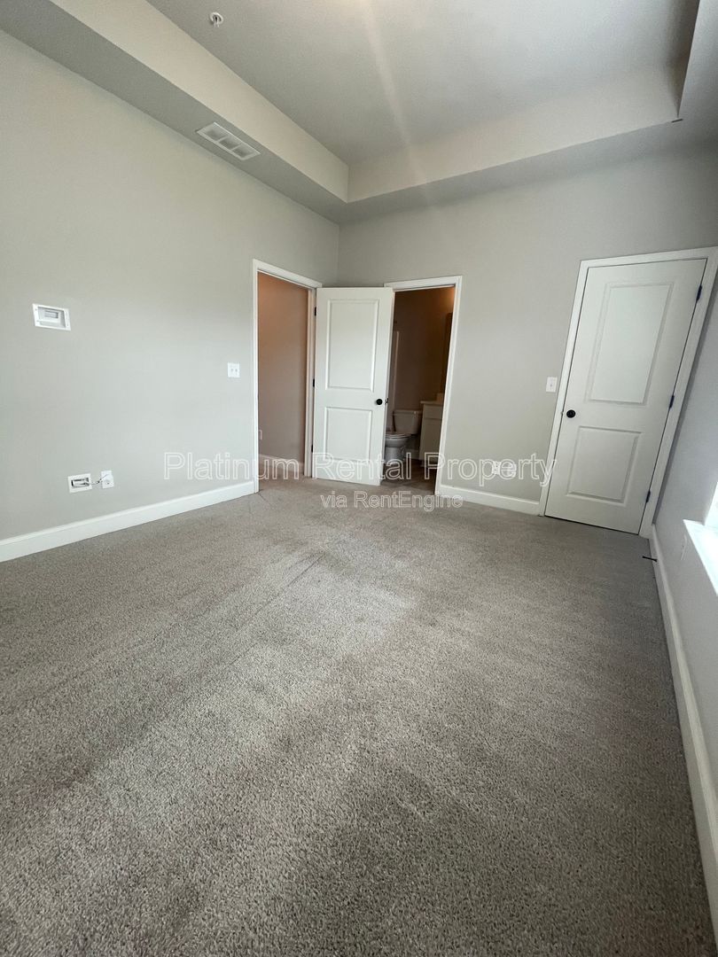 Fabulous, three-bedroom townhome in prime Smyrna/Vinings location by Platinum Property Management Services, Inc. property image