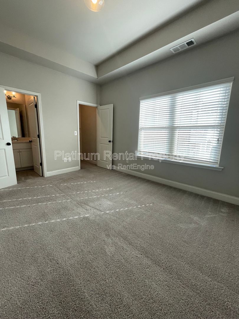 Fabulous, three-bedroom townhome in prime Smyrna/Vinings location by Platinum Property Management Services, Inc. property image