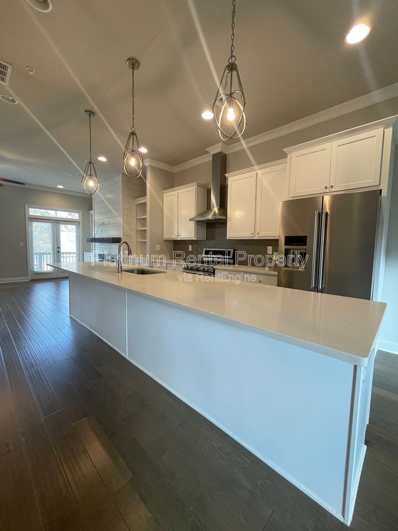 Fabulous, three-bedroom townhome in prime Smyrna/Vinings location by Platinum Property Management Services, Inc. property image