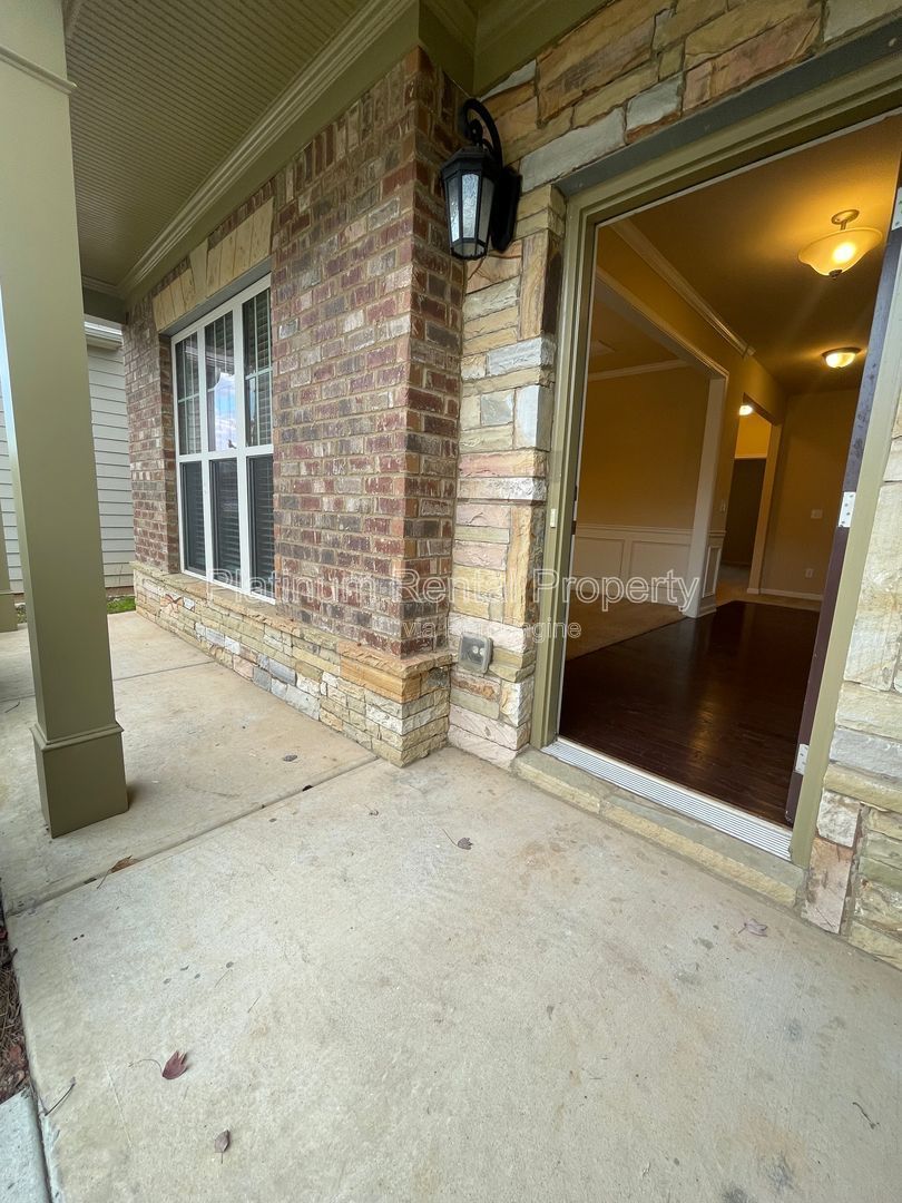 Immaculate, 5-bedroom, executive home in highly sought after Bridgetowne community by Platinum Property Management Services, Inc. property image