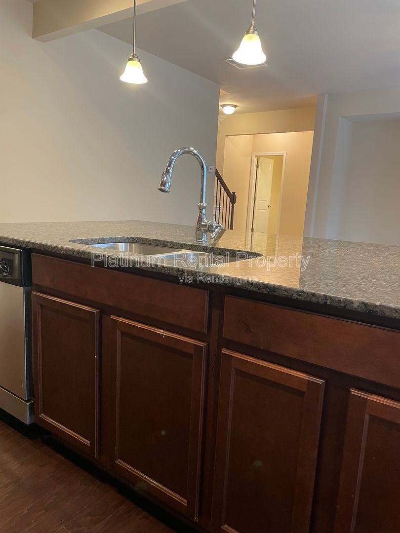 Immaculate, 5-bedroom, executive home in highly sought after Bridgetowne community by Platinum Property Management Services, Inc. property image