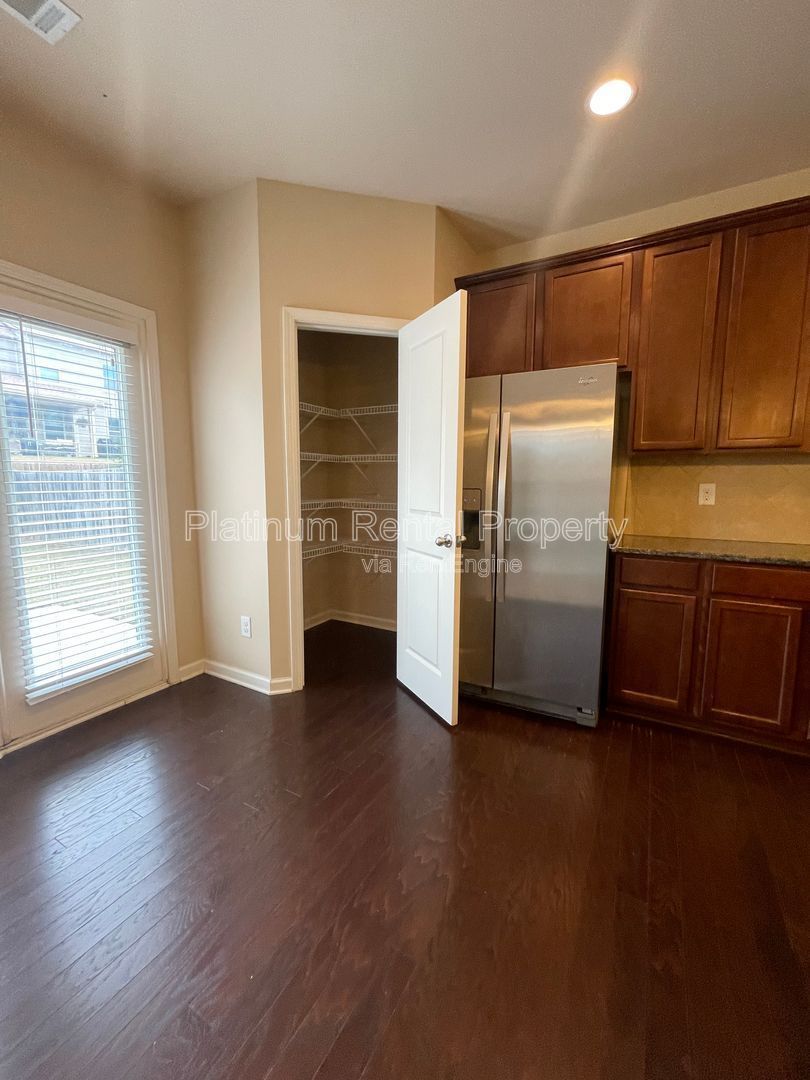 Immaculate, 5-bedroom, executive home in highly sought after Bridgetowne community by Platinum Property Management Services, Inc. property image