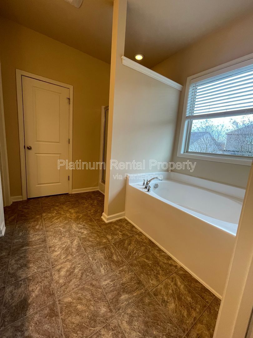 Immaculate, 5-bedroom, executive home in highly sought after Bridgetowne community by Platinum Property Management Services, Inc. property image