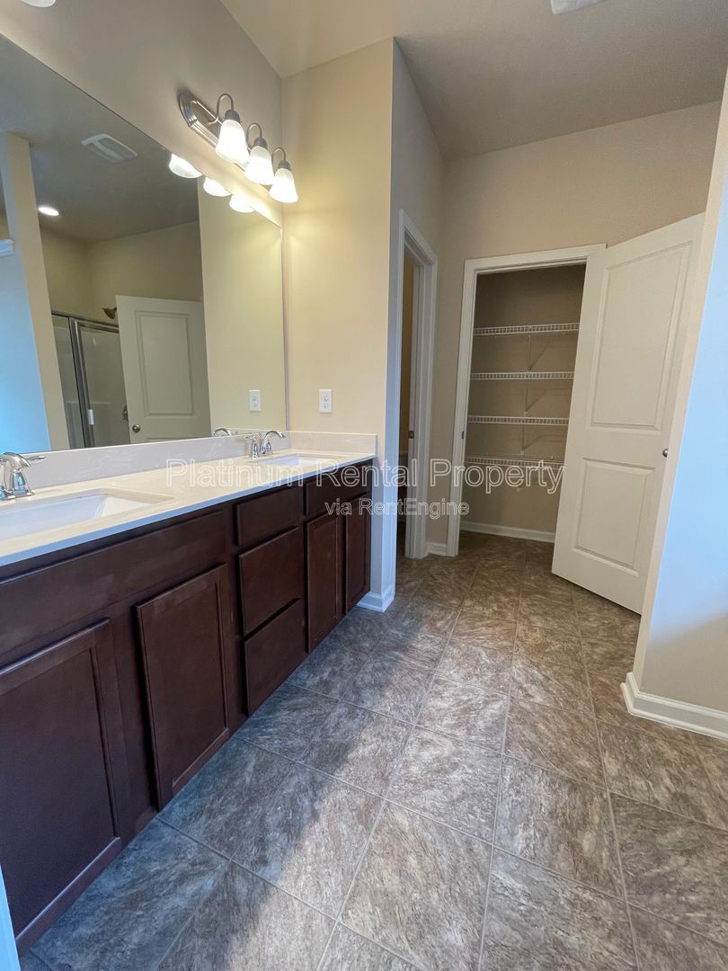 Immaculate, 5-bedroom, executive home in highly sought after Bridgetowne community by Platinum Property Management Services, Inc. property image