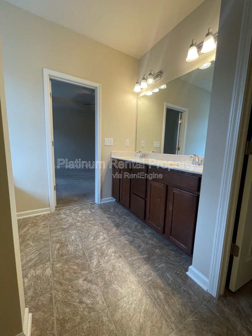 Immaculate, 5-bedroom, executive home in highly sought after Bridgetowne community by Platinum Property Management Services, Inc. property image