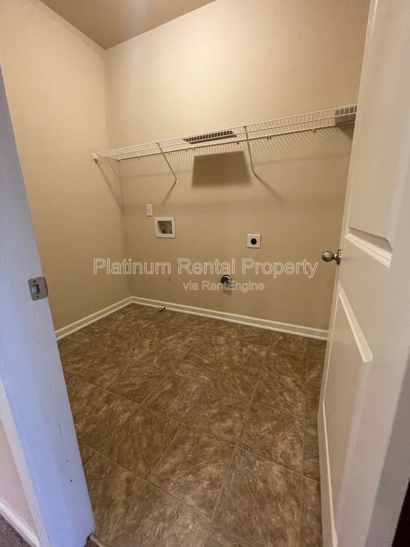 Immaculate, 5-bedroom, executive home in highly sought after Bridgetowne community by Platinum Property Management Services, Inc. property image